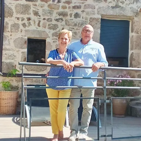 De Charme 18eme Avec Et Terrasse, St-julien-molin-molette - Fr-1-496-335 *