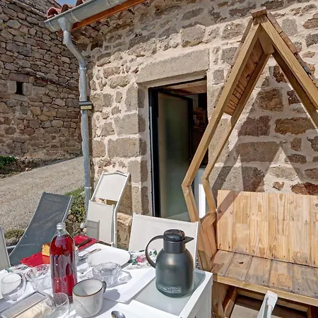 펜션 De Charme 18eme Avec Et Terrasse, St-julien-molin-molette - Fr-1-496-335 *